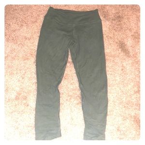Beyond Yoga olive green capris
